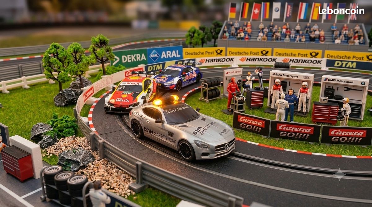 Voiture pour circuit Carrera AMG Mercedes Safety Car (image 1)