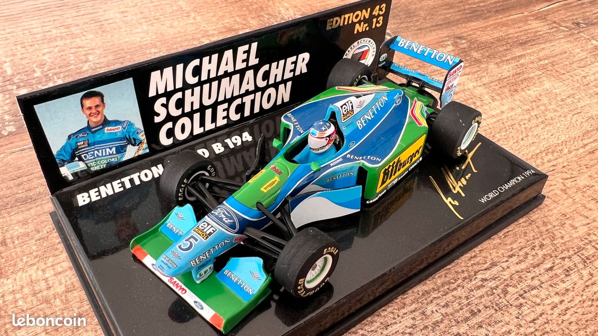 paul's model art gmbh Minichamps 851941605 - Benetton Ford B194 Michael Schumacher World Champion F1 1994 Mit Vitrine - maßstab 1/8 - Sammlerstück Miniatur