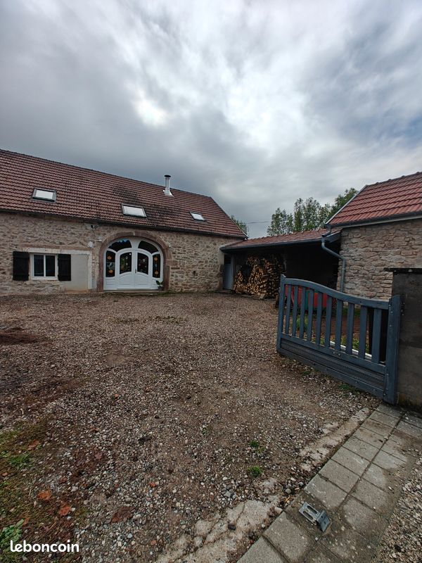Maison 10 pièces 225 m² · à Mélisey · 225 m² · 240 000 €
