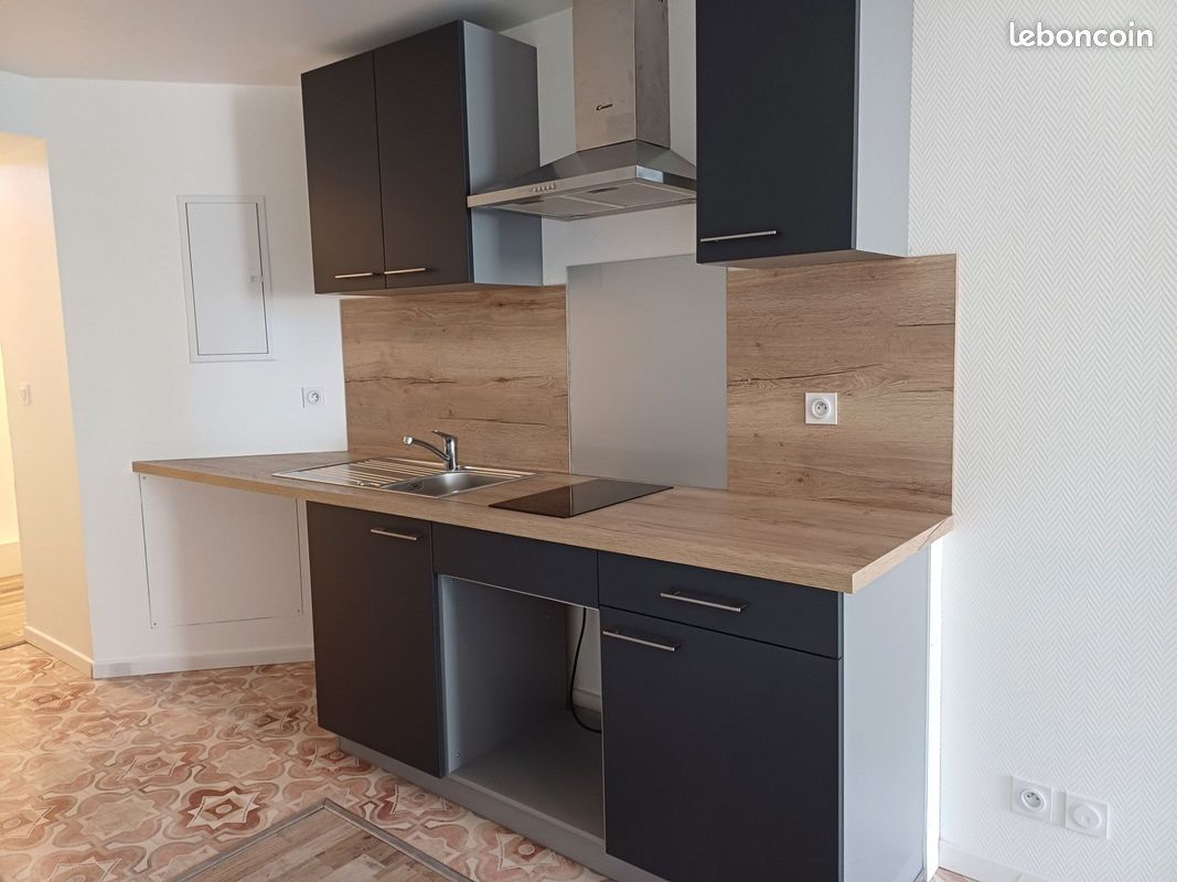 Appartement 1 pièce 24 m² · à Billom · 24 m² · 300 €