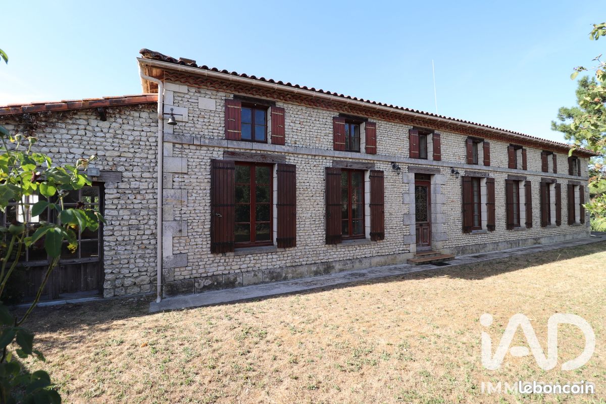 Maison 9 pièces 280 m² · à Chatenet · 280 m² · 254 880 €