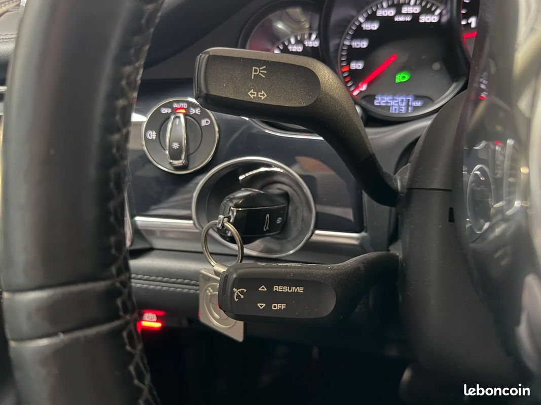 Porsche PANAMERA Diesel V6 - Caméra de recul / Sièges chauffants (image 28)