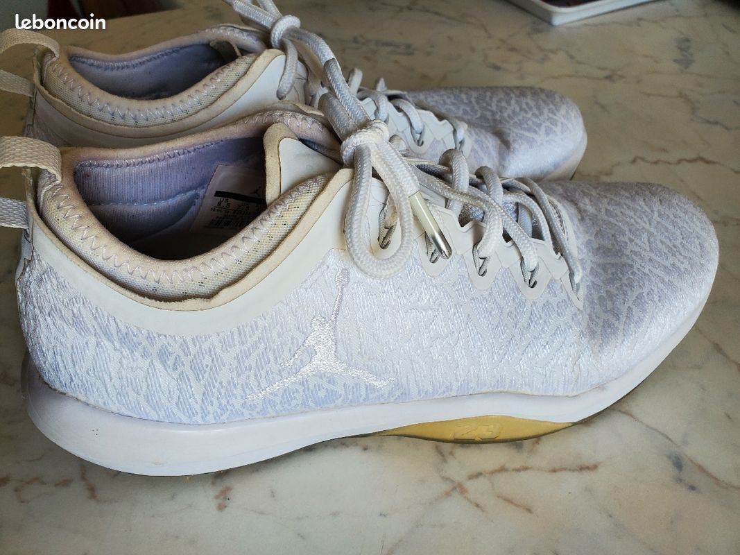 Chaussures tennis hommes Jordan blanche (image 3)