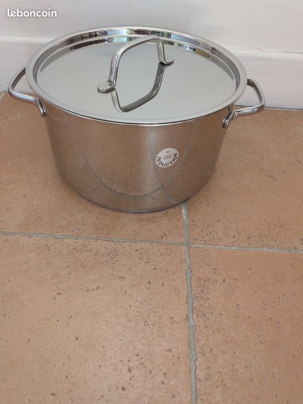 Faitout 24 cm inox avec couvercle (image 1)