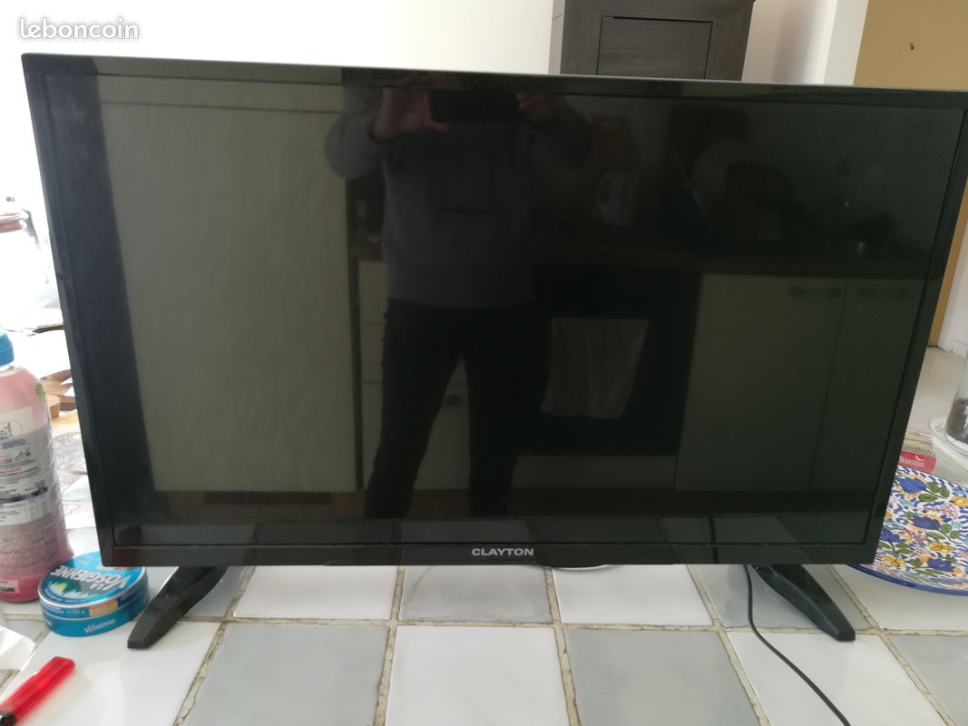 Television (image 2)