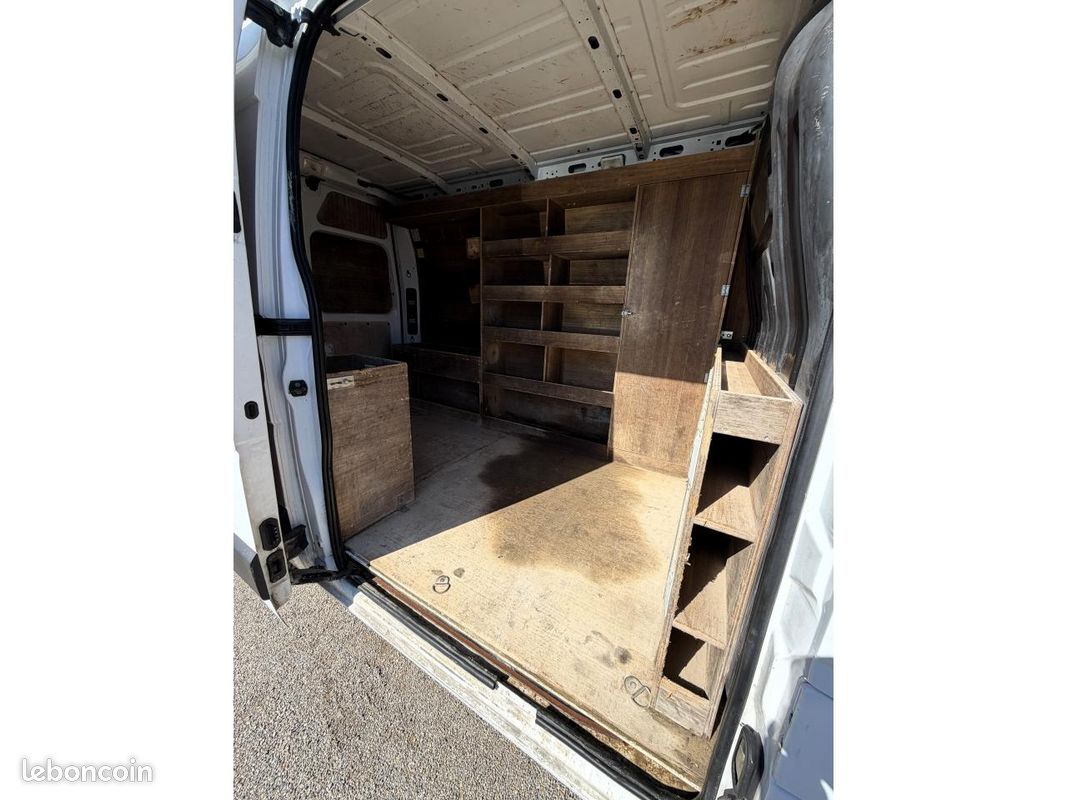 RENAULT TRUCKS MASTER Confort F3500 L2H2 2.3 dCi - 110 III FOURGON Fourgon L2H2 Traction (image 12)
