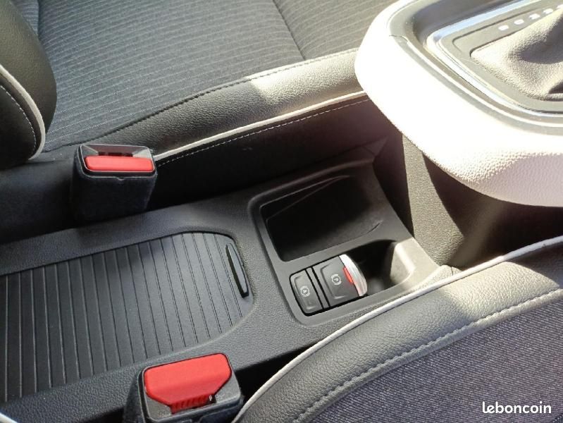Renault Clio 1.6 E-Tech 145ch full hybrid Techno (image 21)