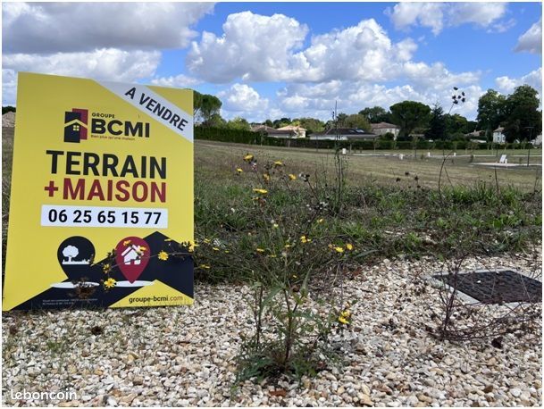 Terrain à bâtir de 700 m2 au prix de 46000 à CHAMPNIERS (16) · 46 000 €
