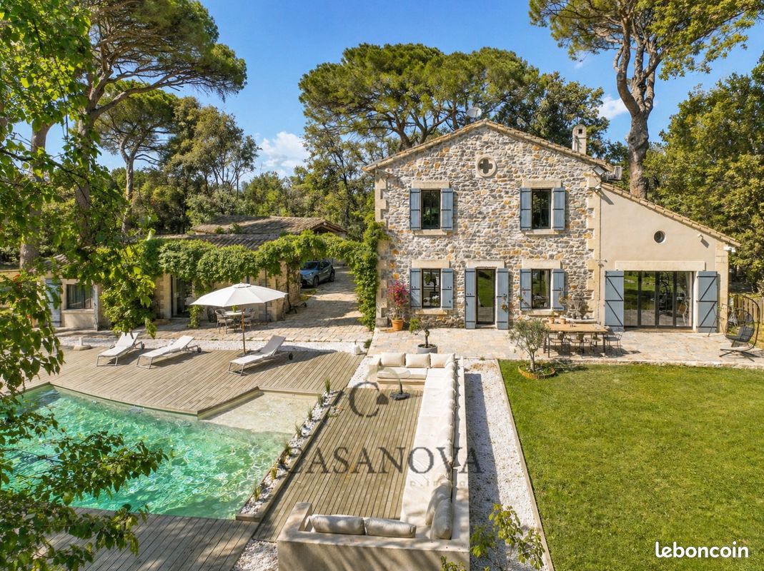 Maison 5 pièces 240 m² · à Aigues-Mortes · 240 m² · 2 395 000 €