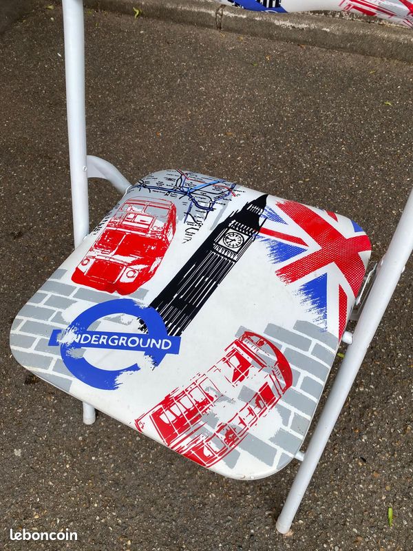 Chaise pliable d'appoint en métal blanc motifs Londres (image 2)