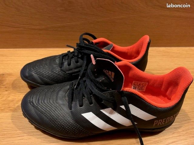 Foot synthétique / turf état neuf Adidas 38 (image 1)