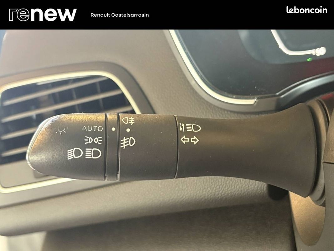 RENAULT Mégane IV Berline Blue dCi 115 - 21B Intens (image 21)