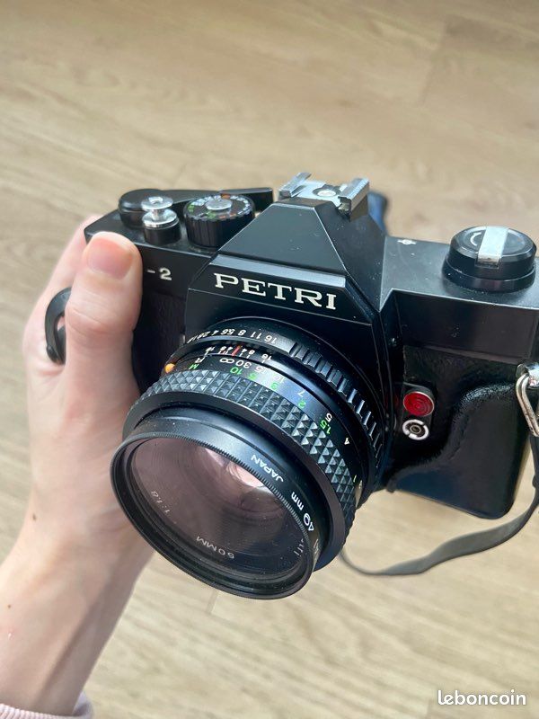 Appareil photo argentique Petri TTL