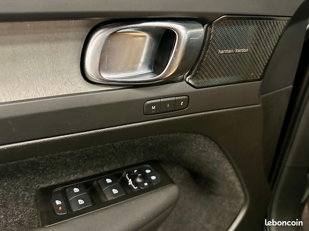 Volvo XC40 T5 Recharge 180+82 ch DCT7 ULTIMATE toit ouvrant Swaroszky harman Kardon TVA RECUP garantie 12 mois (image 11)