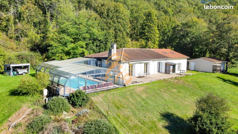 Propriété 5 pièces 200 m²