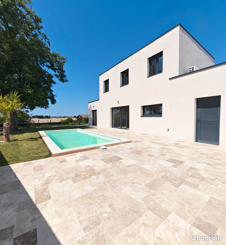 Maison 6 pièces 112 m² · à Saint-Jean-de-Thurigneux · 112 m² · 2 000 €/mois