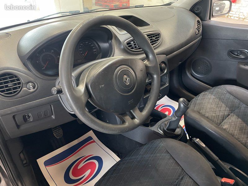 Renault Clio III Estate 1,5 DCi 70 Chvx « Climatisation » (image 3)