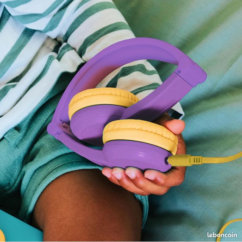 Lunii - Pack Ma Fabrique à Histoires Violette et Casque Audio Violet et Coque Violette - Boîte à Histoires + Casque Enfant + Coque de Protection + 2h30 d' histoires à Composer incluses