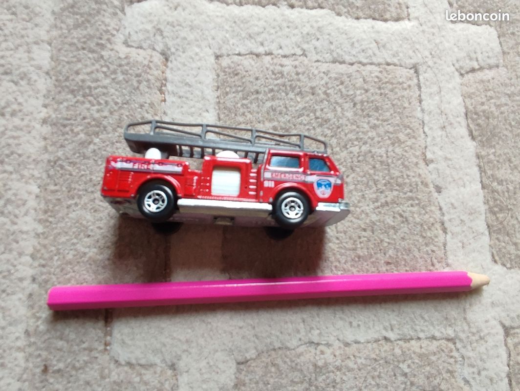 Camions au choix (jouets) (image 10)