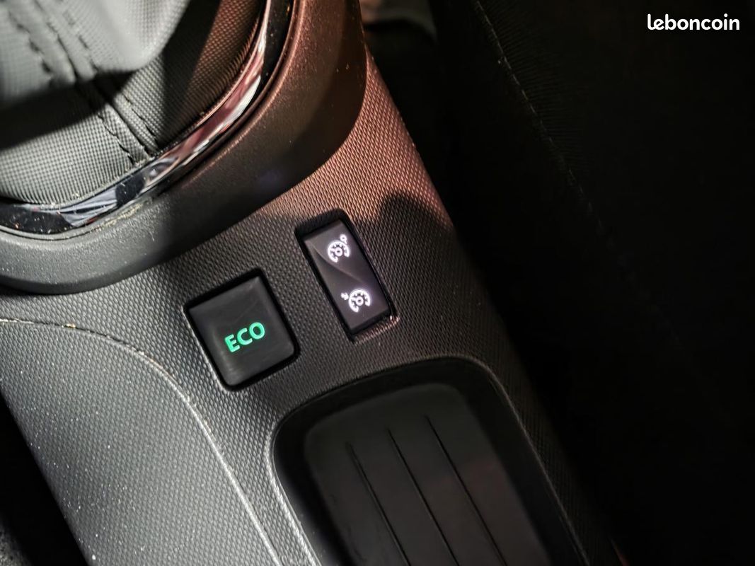 RENAULT CAPTUR 0.9 Energy TCe - 90 Intens (image 21)