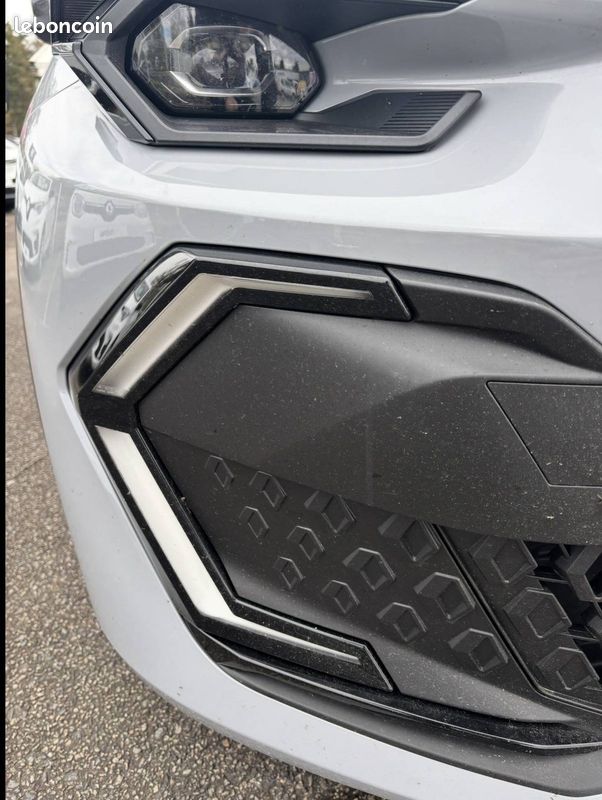 RENAULT Clio E-Tech full hybrid 160 ch Techno (image 17)
