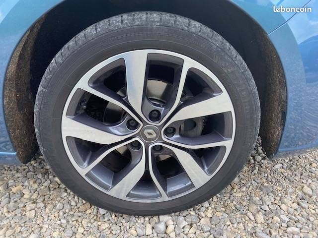Renault megane iv estate tce 130 zen 2016 (image 8)