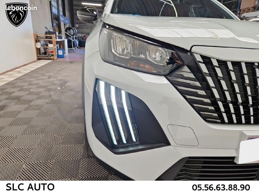 Peugeot 2008 1.2 Hybrid 145ch Allure e-DCS6 (image 11)