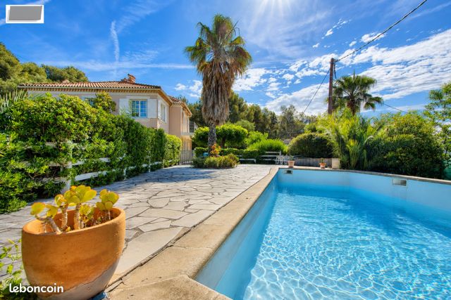 Maison 8 pièces 200 m² · à La Garde · 200 m² · 690 000 €