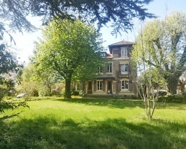 Maison 1 495 000 € - 328 m²