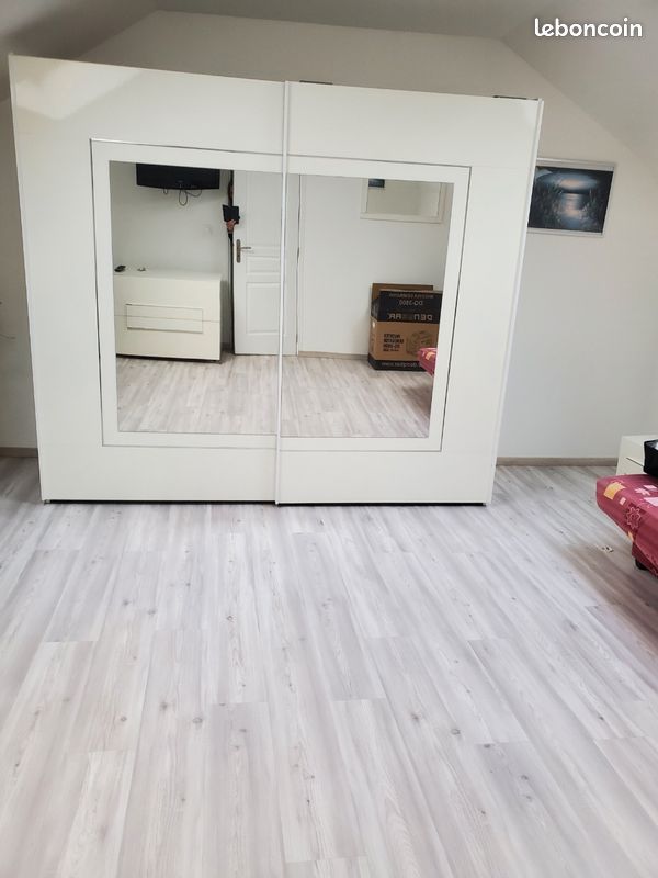Vend armoire laqué blanche (image 1)