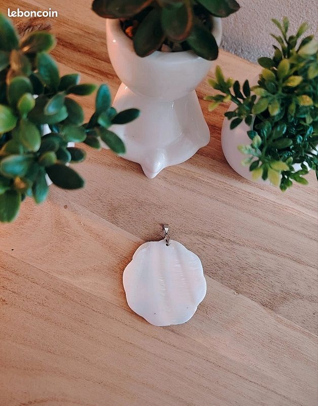 5 Breloques Pendentifs En Nacre Blanche Forme Poisson - 23 Mm, Neuves