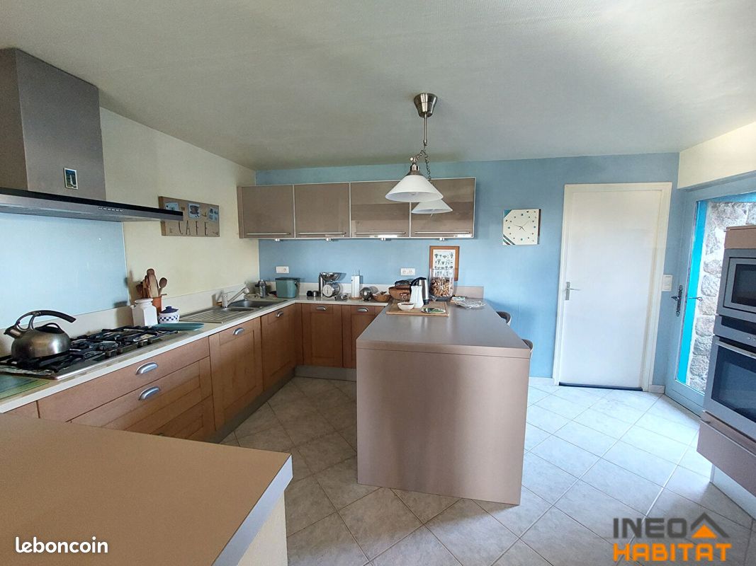 Propriété 7 pièces 248 m² (image 3)