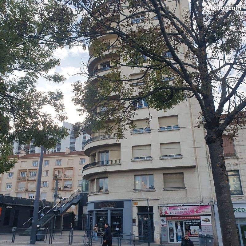 Appartement 3 pièces 71 m² · à Saint-Étienne · 71 m² · 78 000 €