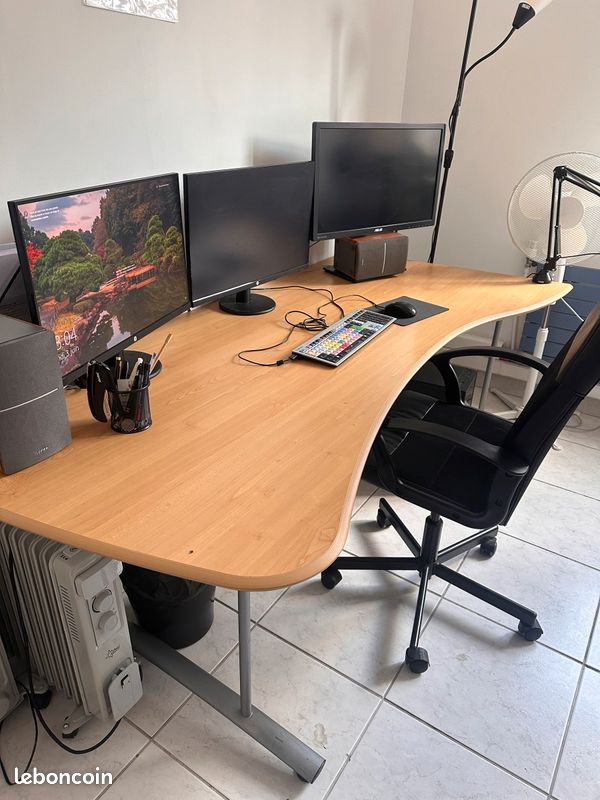 Bureaux aux enchères (image 1)