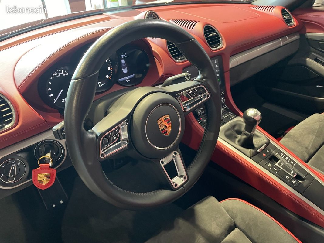 PORSCHE 718 SPYDER 4.0i 420 ch - PORSCHE APPROVED 12/2026 - BOSE - CARPLAY - INTERIEUR SPYDER CLASSIC HERITAGE - CAMERA (image 34)