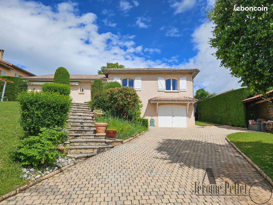 Maison 6 pièces 110 m² · à Communay · 110 m² · 485 000 €