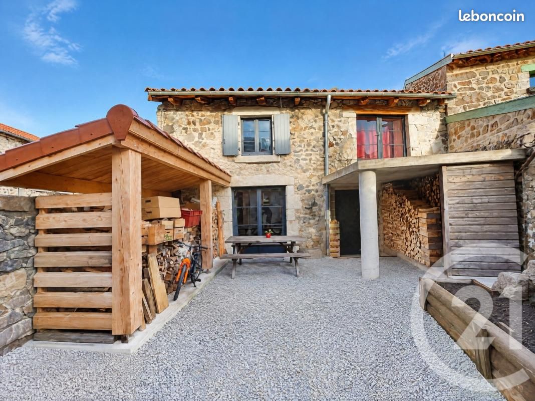 Maison 6 pièces 118 m² · à Saint-Germain-Laprade · 118 m² · 245 000 €