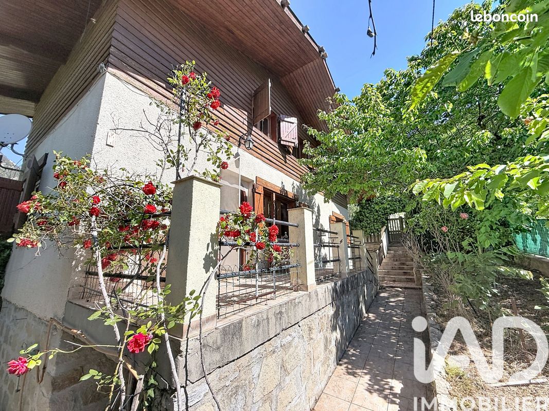 Maison 4 pièces 100 m² · à Saint-Martin-Vésubie · 100 m² · 220 000 €