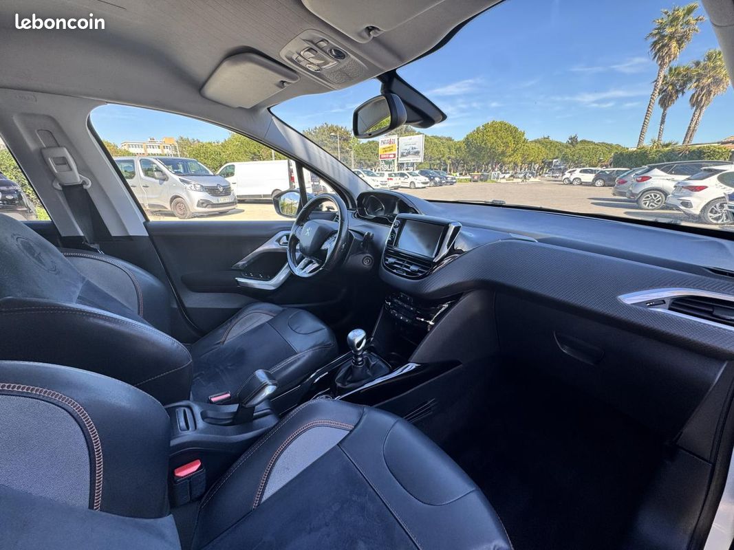 PEUGEOT 2008 1.6 BlueHDi 120 CV Allure GPS / SIEGES CUIR / JANTES ALU (image 6)