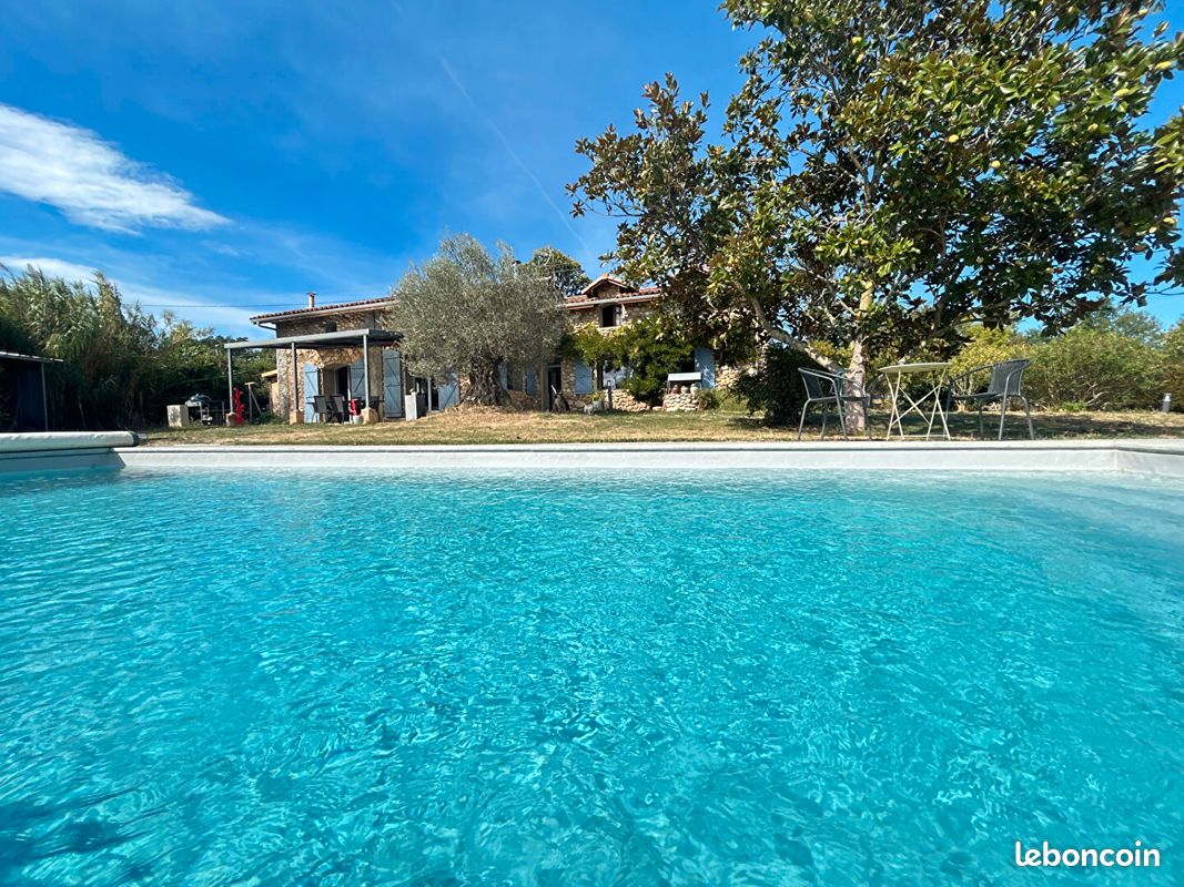 Maison 6 pièces 209 m² · à Artix · 209 m² · 441 000 €