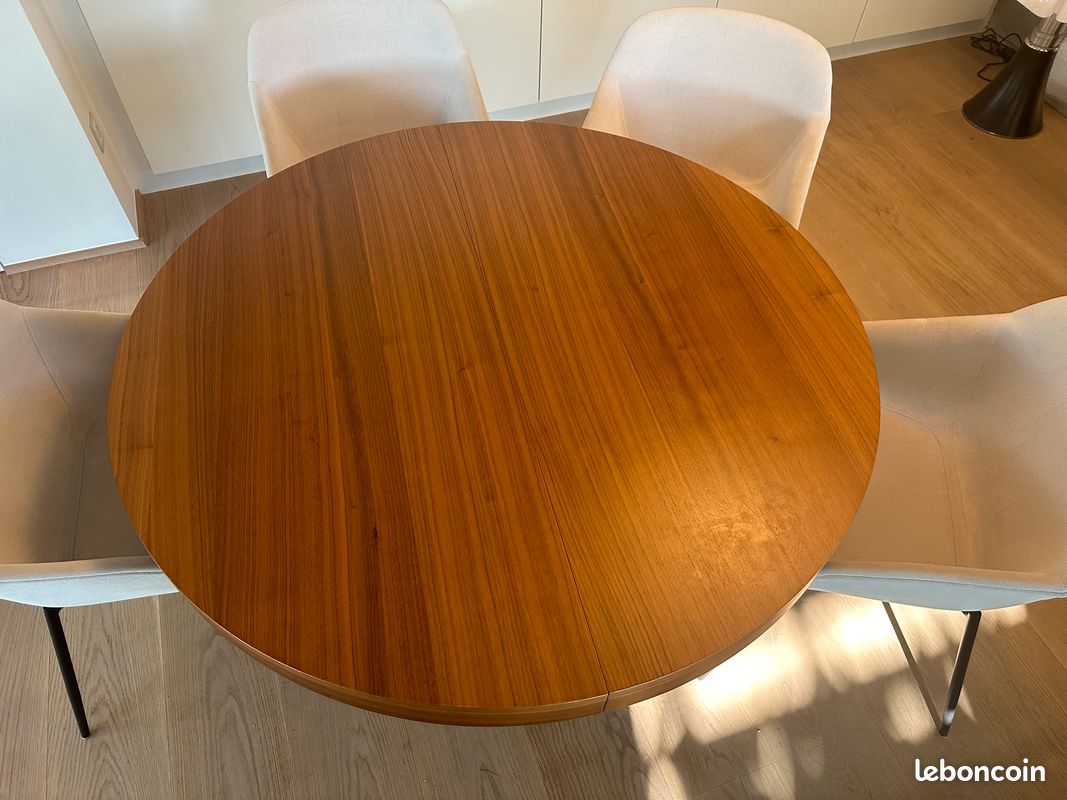 1 table salle à manger et 4 chaises BoConcept (image 3)