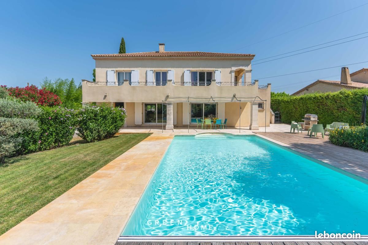 Maison 6 pièces 200 m² · à La Barben · 200 m² · 825 000 €