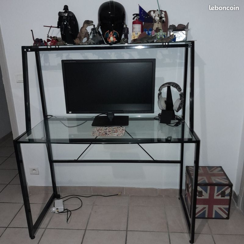 Bureau (image 1)