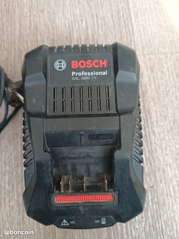 Chargeur de batterie BOSCH GAL3680 (image 1)