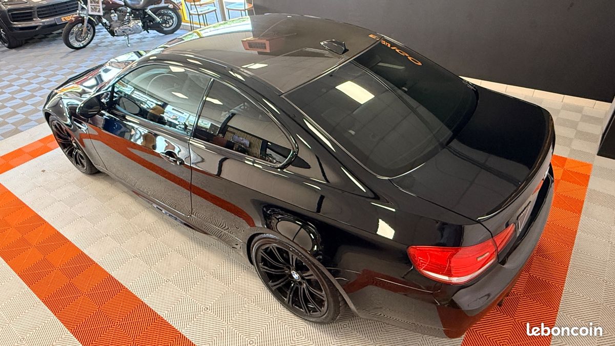 BMW M3 4.0 V8 420CV (E92) EDITION LIMITE BLACK AND WHITE (707 EXEMPLAIRES) BOITE DKg (image 8)