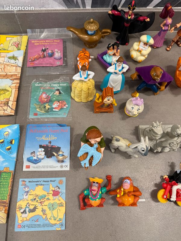 LOT DE 6 jouets McDonald's Walt Disney Masterpiece Collection Happy