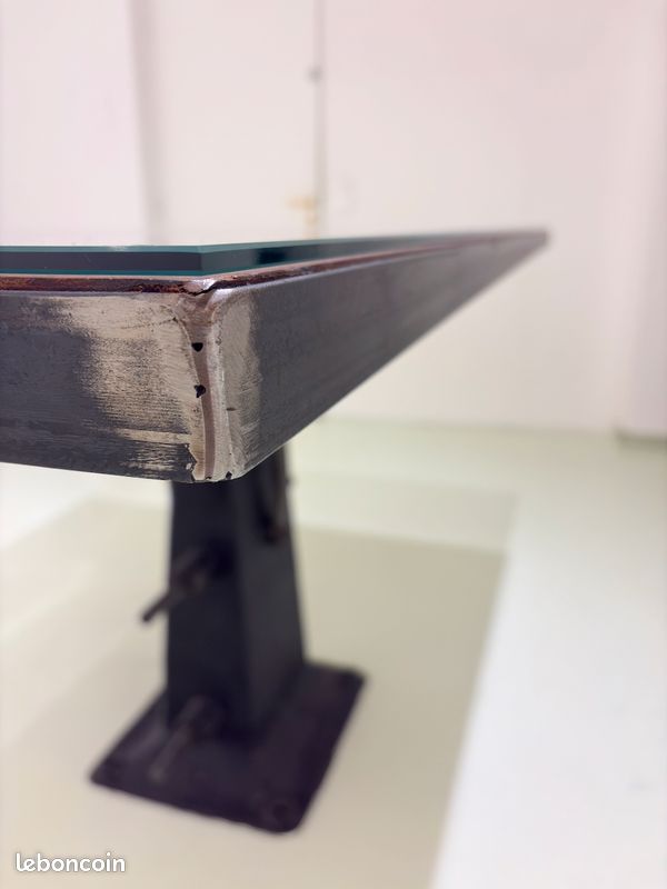 Table industrielle avec piétement en fonte (image 7)