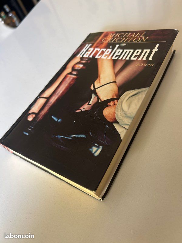 Livre HARCÈLEMENT Michael CRICHTON (image 3)