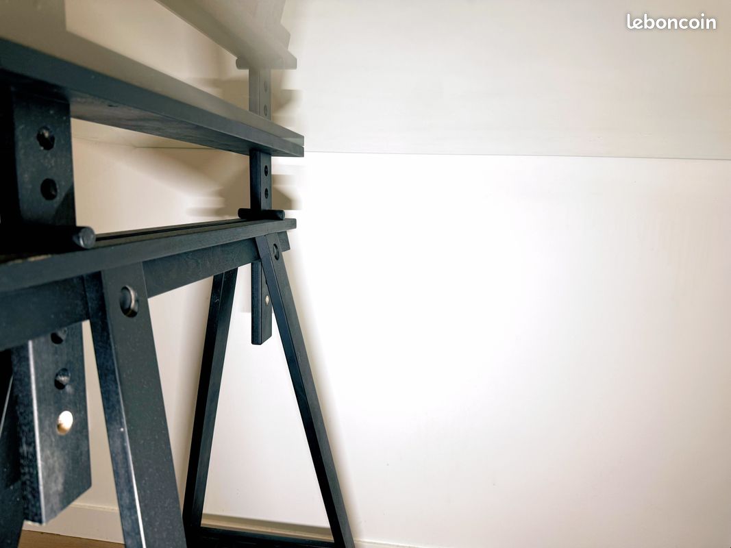 Bureau d'architecte / Table en verre et tréteaux bois (image 5)