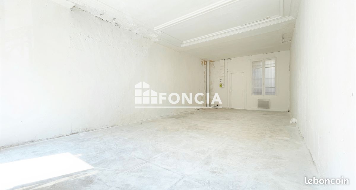Paris iii – reaumur-sebastopol / rue saint martin – appartement traversant et lumineux avec belle hauteur sous plafond 3m (image 3)